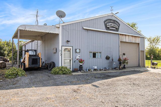 5037 W Court Street, Flint, MI 48532