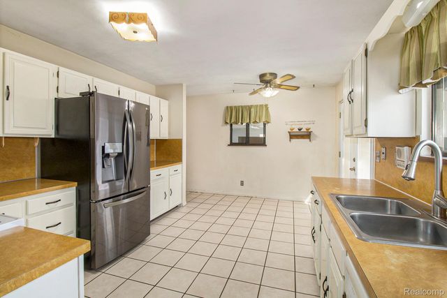 5037 W Court Street, Flint, MI 48532