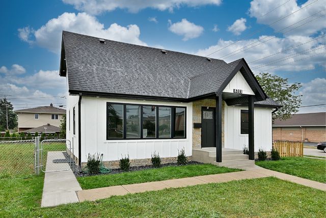 8321 W Ballard Road, Niles, IL 60714