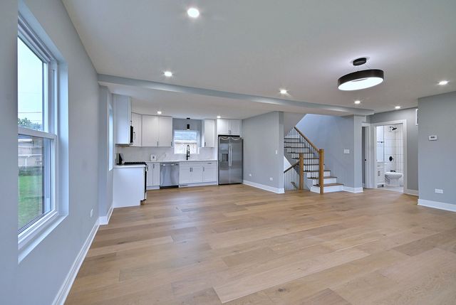 8321 W Ballard Road, Niles, IL 60714