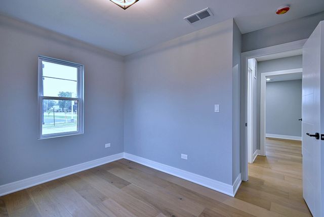 8321 W Ballard Road, Niles, IL 60714
