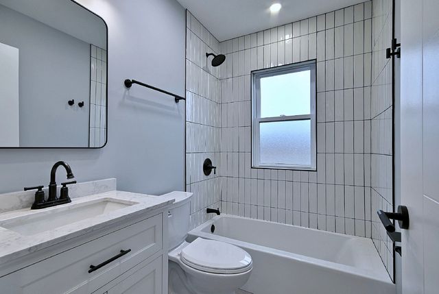 8321 W Ballard Road, Niles, IL 60714