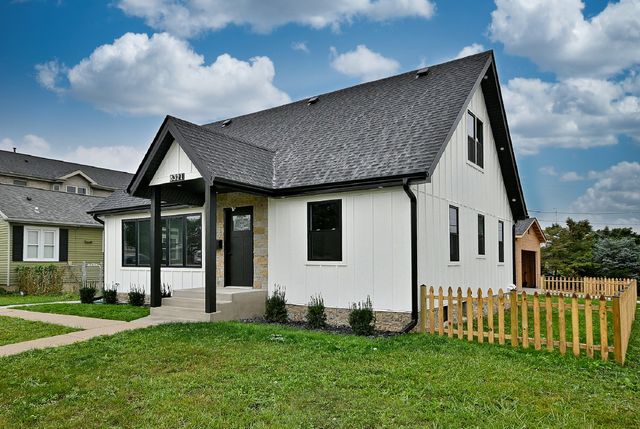 8321 W Ballard Road, Niles, IL 60714