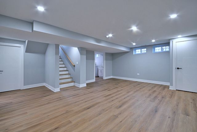 8321 W Ballard Road, Niles, IL 60714