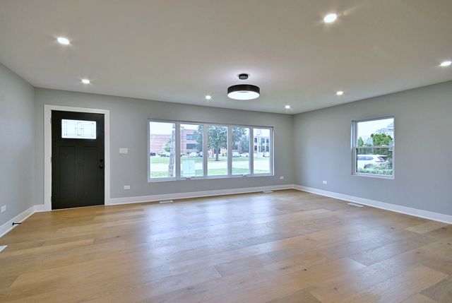 8321 W Ballard Road, Niles, IL 60714