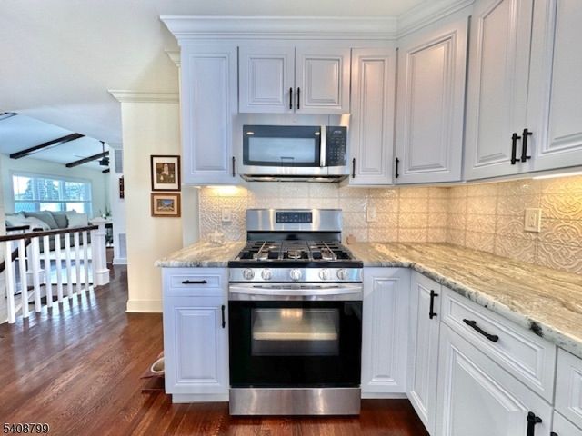 8 Willow Ct, Sayreville Boro, NJ 08859