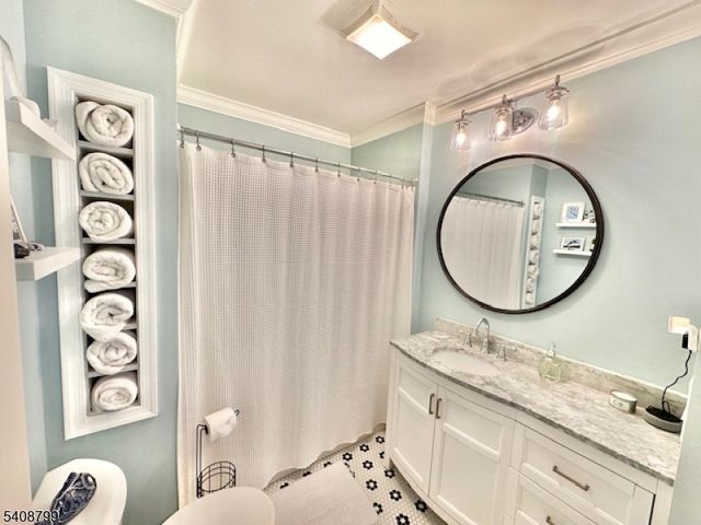 8 Willow Ct, Sayreville Boro, NJ 08859