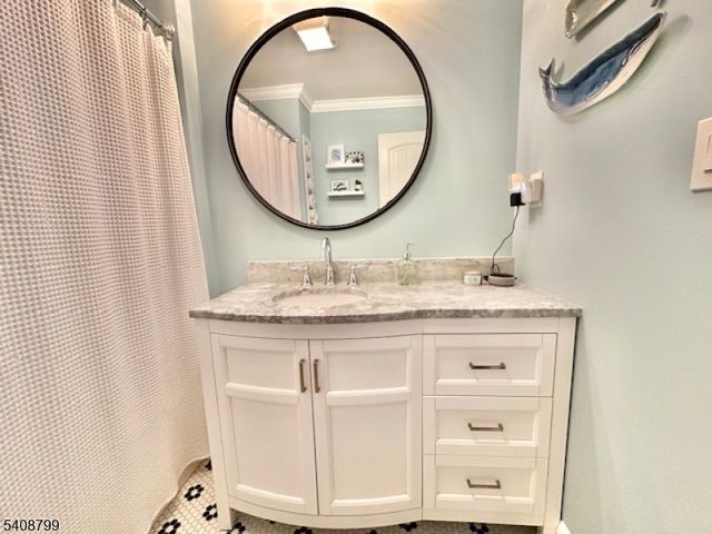 8 Willow Ct, Sayreville Boro, NJ 08859