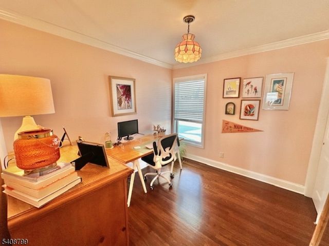 8 Willow Ct, Sayreville Boro, NJ 08859