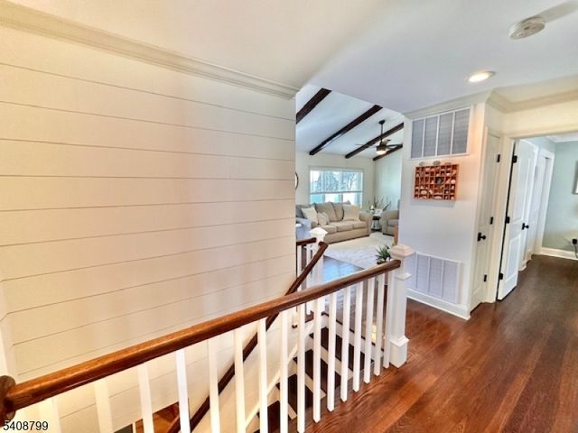 8 Willow Ct, Sayreville Boro, NJ 08859