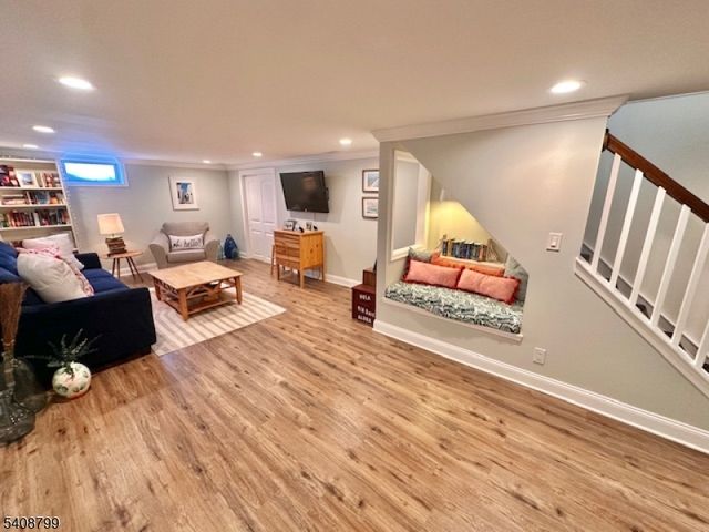 8 Willow Ct, Sayreville Boro, NJ 08859