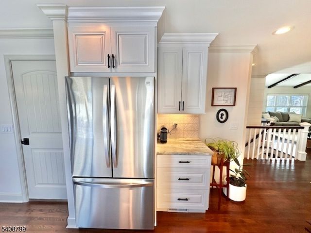 8 Willow Ct, Sayreville Boro, NJ 08859