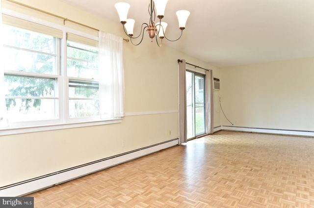 19 JAMESTOWN RD, Belle Mead, NJ 08502