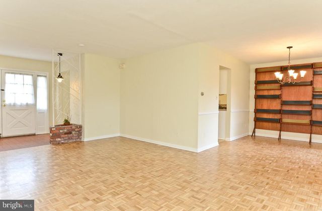 19 JAMESTOWN RD, Belle Mead, NJ 08502