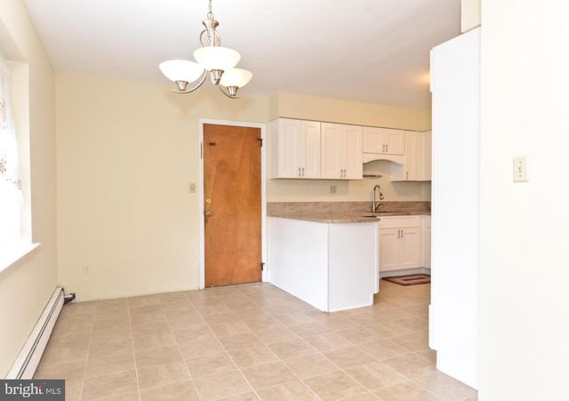 19 JAMESTOWN RD, Belle Mead, NJ 08502