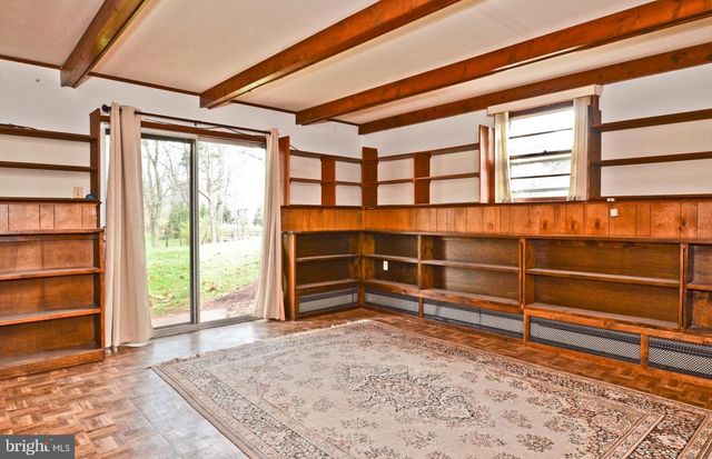 19 JAMESTOWN RD, Belle Mead, NJ 08502