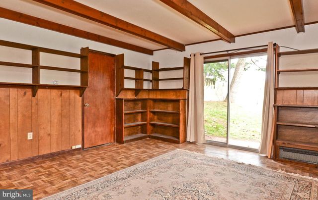 19 JAMESTOWN RD, Belle Mead, NJ 08502