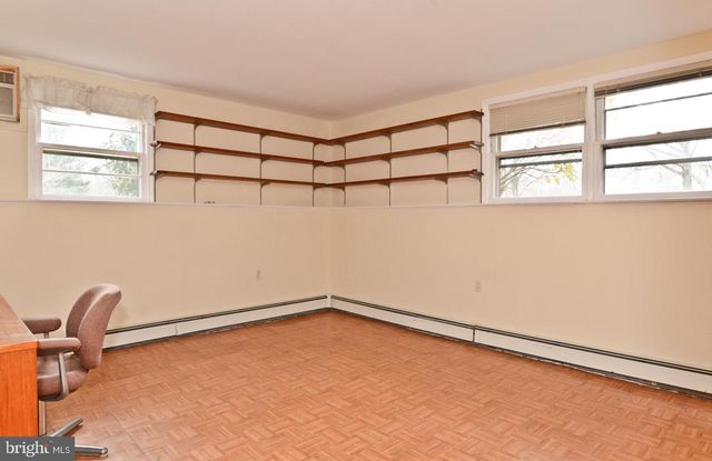 19 JAMESTOWN RD, Belle Mead, NJ 08502