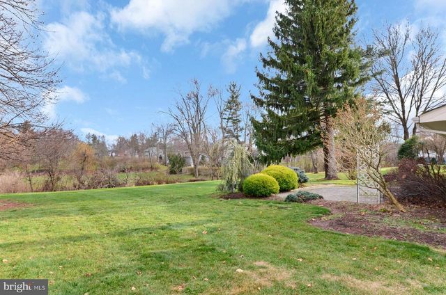 19 JAMESTOWN RD, Belle Mead, NJ 08502