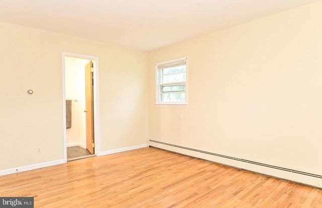 19 JAMESTOWN RD, Belle Mead, NJ 08502