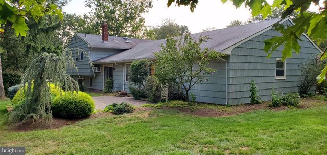 19 JAMESTOWN RD, Belle Mead, NJ 08502