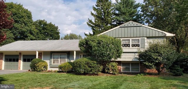 19 JAMESTOWN RD, Belle Mead, NJ 08502