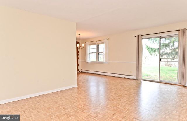 19 JAMESTOWN RD, Belle Mead, NJ 08502