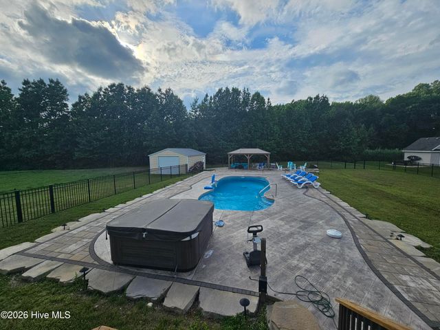 106 Gregg Court, Moyock, NC 27958