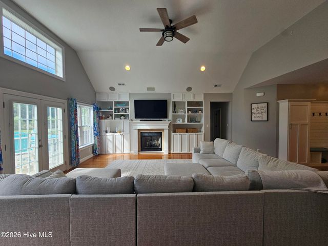 106 Gregg Court, Moyock, NC 27958