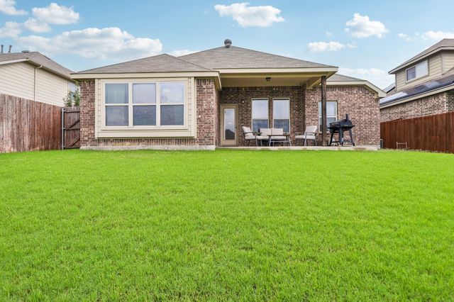 5465 Tuxbury Pond Drive, Fort Worth, TX 76179