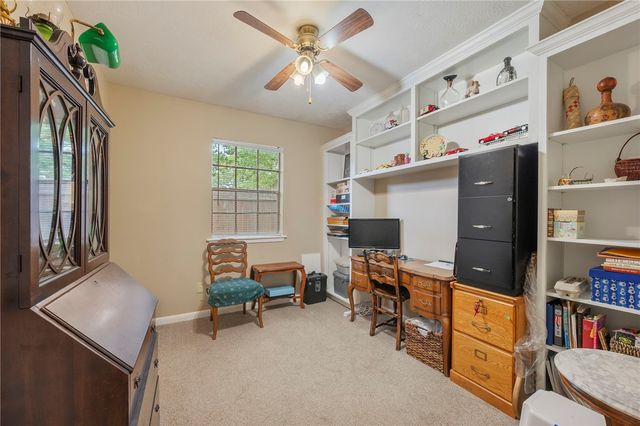 4009 Woodcrest Drive, Bryan, TX 77802