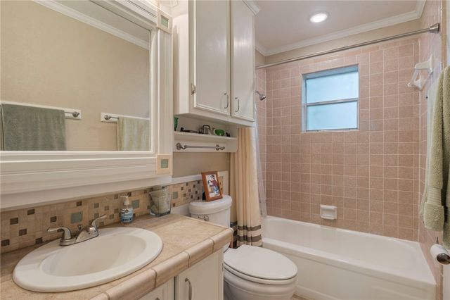 4009 Woodcrest Drive, Bryan, TX 77802