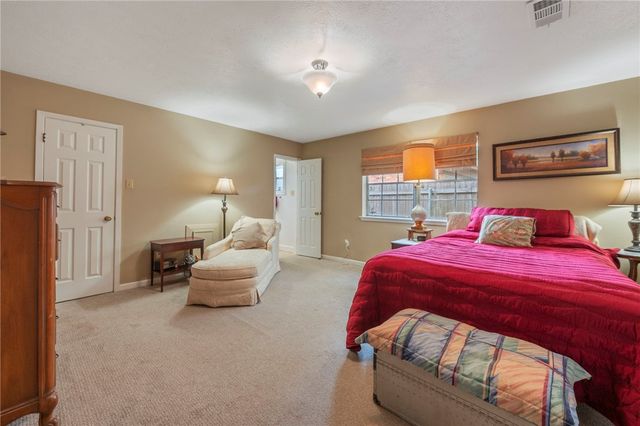 4009 Woodcrest Drive, Bryan, TX 77802