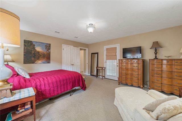 4009 Woodcrest Drive, Bryan, TX 77802