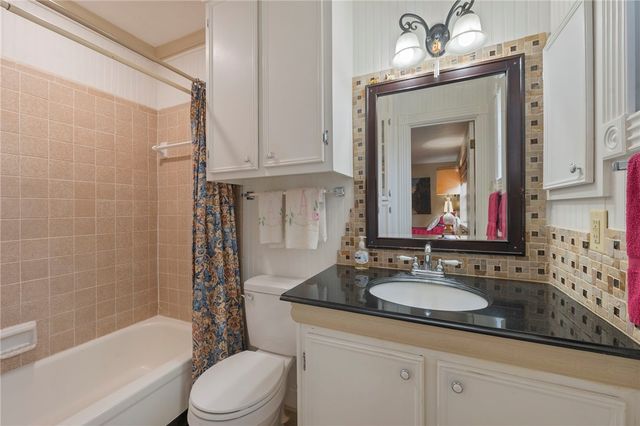 4009 Woodcrest Drive, Bryan, TX 77802
