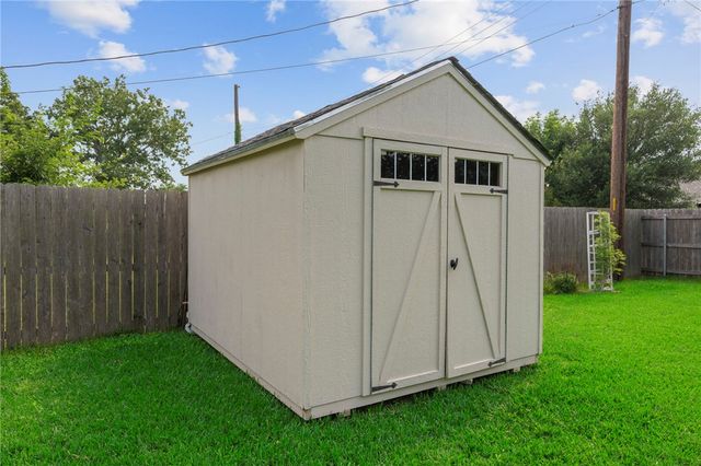 4009 Woodcrest Drive, Bryan, TX 77802