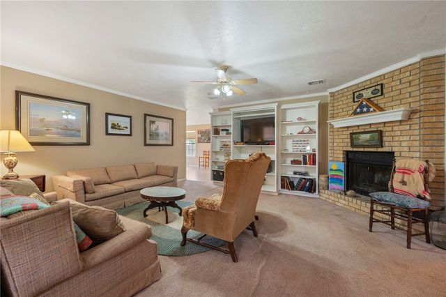 4009 Woodcrest Drive, Bryan, TX 77802