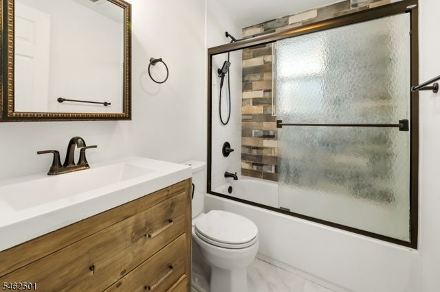 20 Greenwood Ave, Wanaque Boro, NJ 07420