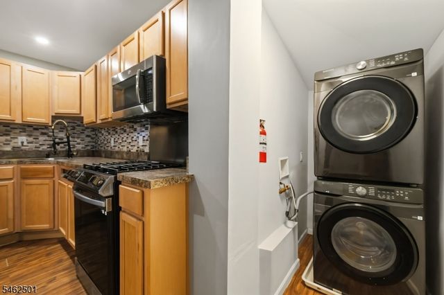 20 Greenwood Ave, Wanaque Boro, NJ 07420