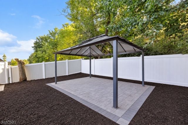 20 Greenwood Ave, Wanaque Boro, NJ 07420