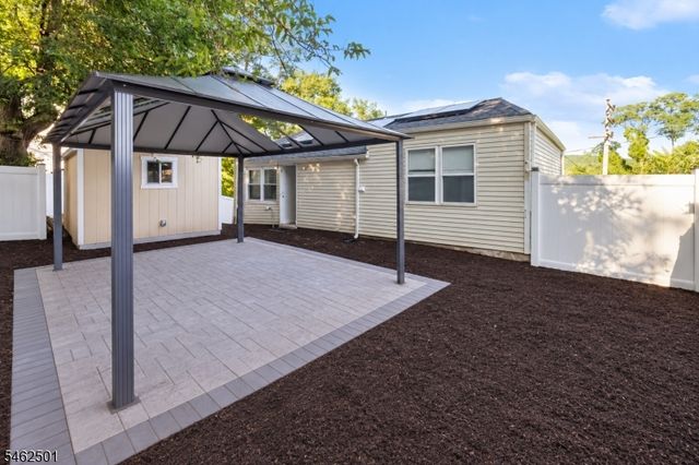 20 Greenwood Ave, Wanaque Boro, NJ 07420