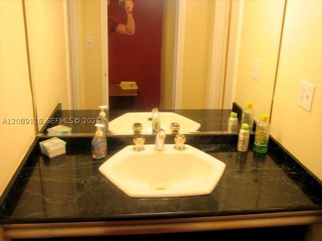100 Lincoln Rd 427, Miami Beach, FL 33139