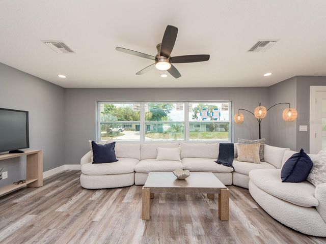201 HARBOR BLUFF DRIVE, Largo, FL 33770