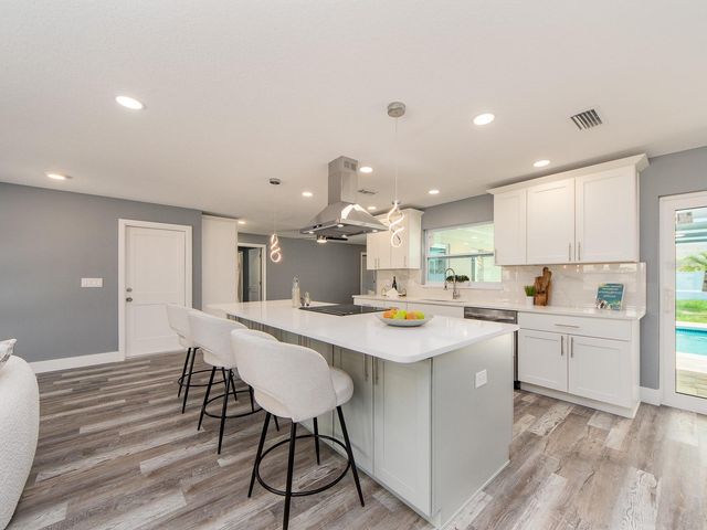 201 HARBOR BLUFF DRIVE, Largo, FL 33770