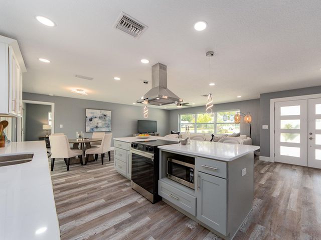 201 HARBOR BLUFF DRIVE, Largo, FL 33770