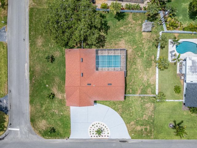 201 HARBOR BLUFF DRIVE, Largo, FL 33770