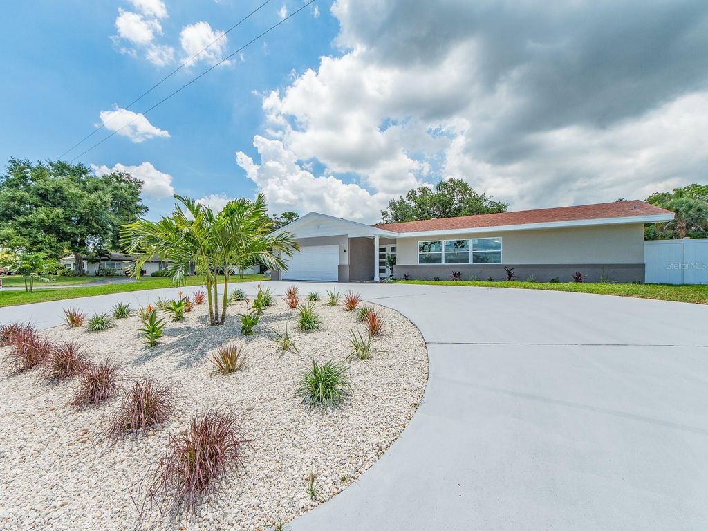 201 HARBOR BLUFF DRIVE, Largo, FL 33770