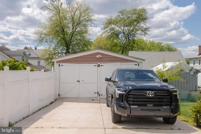 4500 RIDGE AVE, Halethorpe, MD 21227
