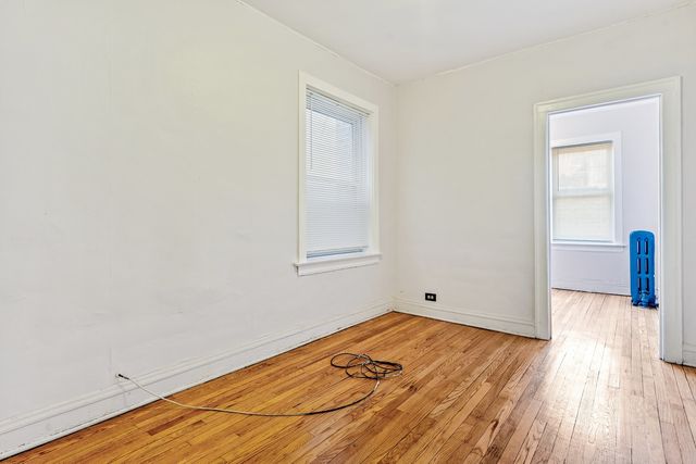 7819 S Cornell Avenue, Chicago, IL 60649