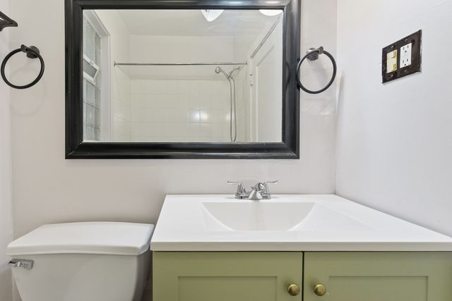 7819 S Cornell Avenue, Chicago, IL 60649